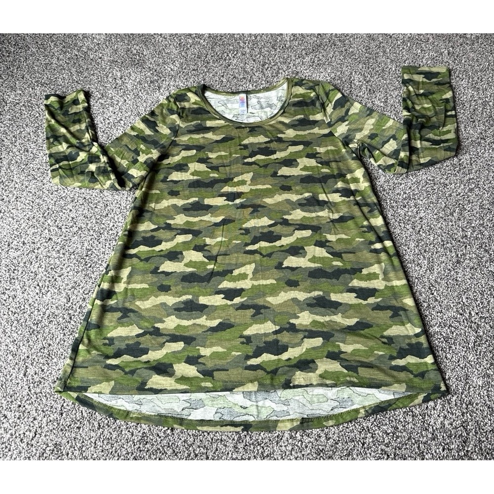 LuLaRoe Women's camouflage tunic top Size Medium